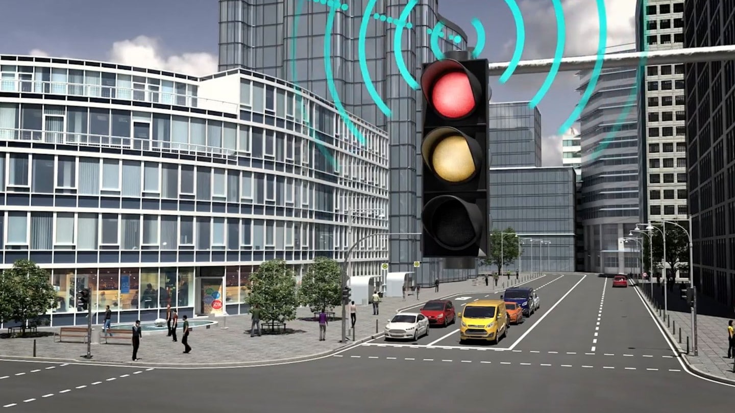 Los semáforos inteligentes de Ford se vuelven verdes para los vehículos de emergencia