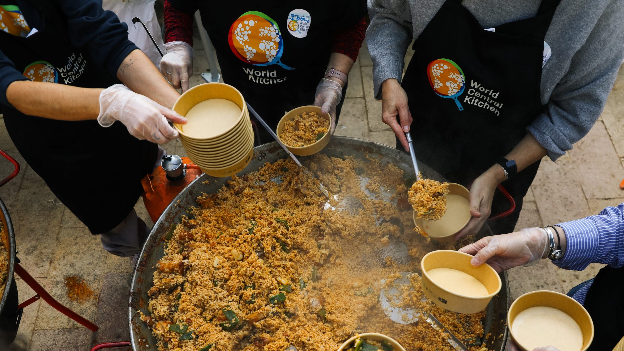 Voluntarios de World Central Kitchen