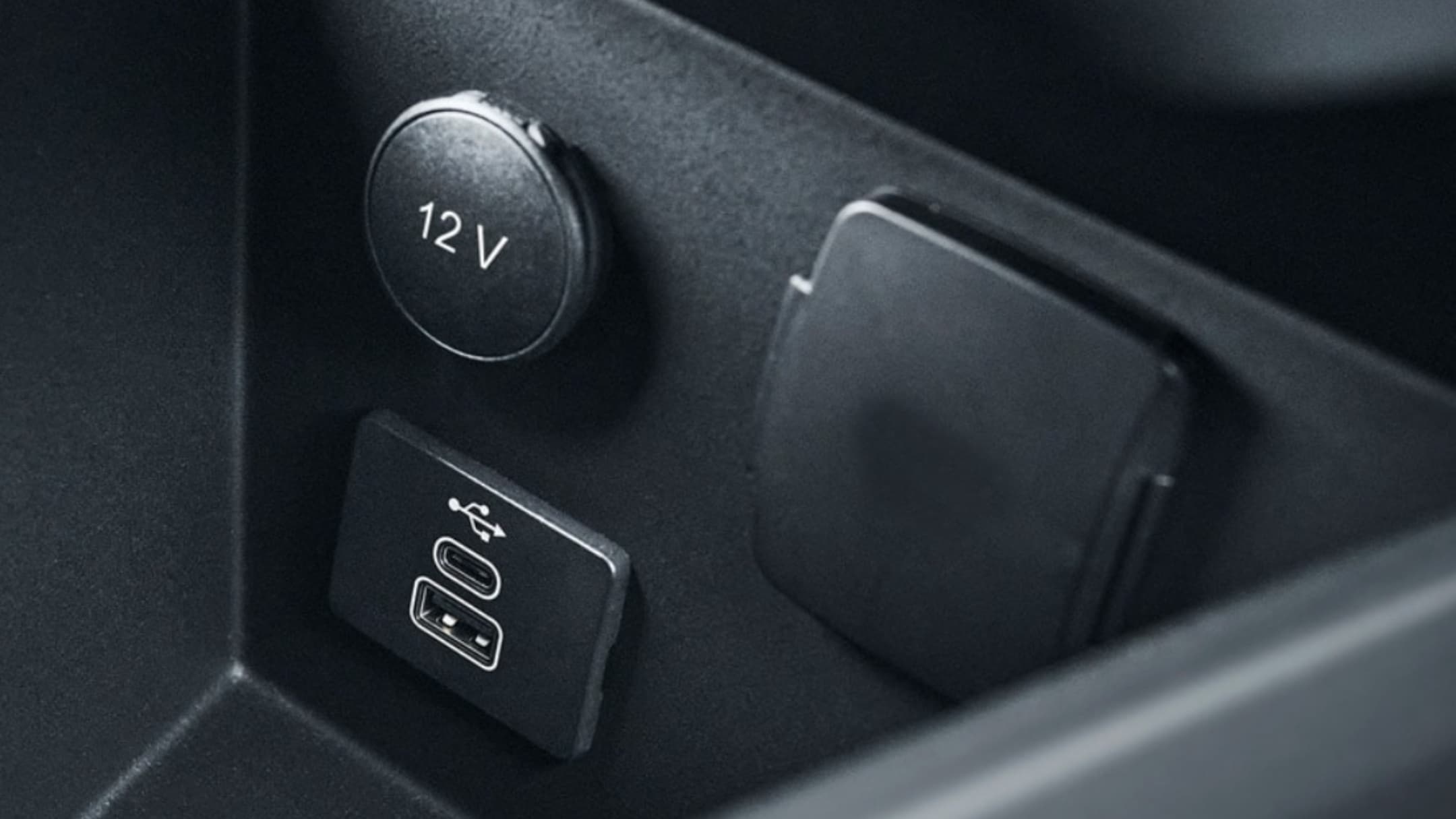 Puertos USB Ford E-Tourneo Courier