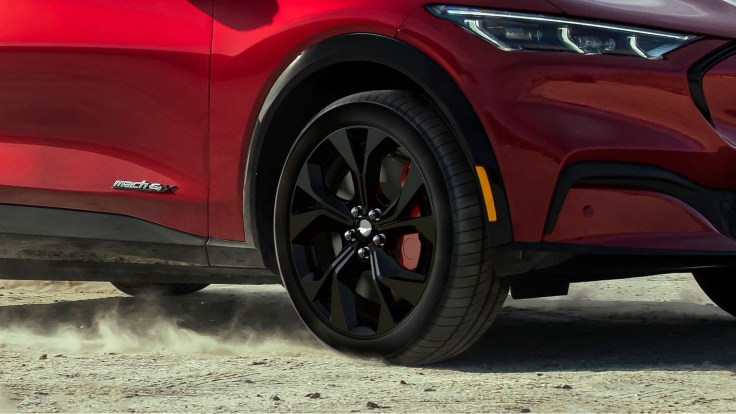 Detalle llantas del Ford Mach-E