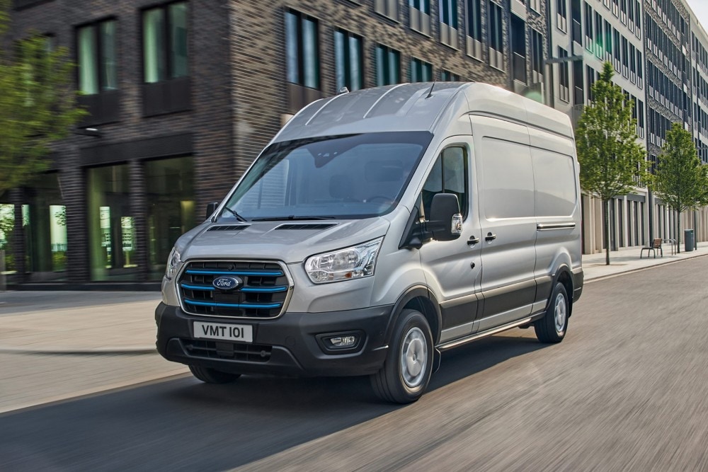 Ford Transit en la carretera