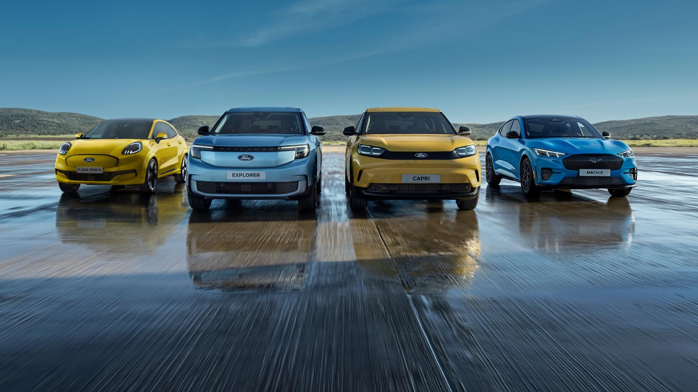 Gama de vehículos eléctricos de Ford, incluidos el Ford Puma Gen-E, el Ford Explorer, el Ford Capri y el Ford Mustang Mach-E.
