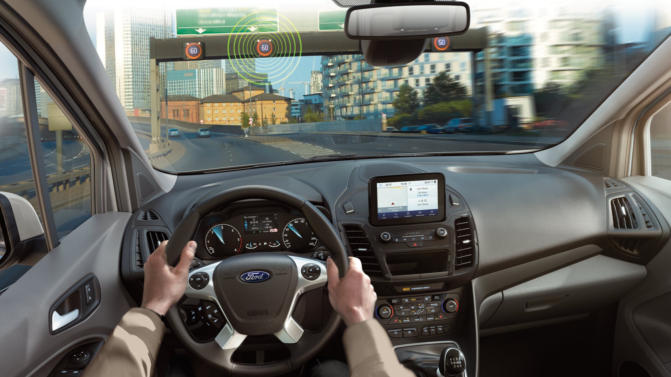 Ford Tourneo Connect con el asistente de Pre-colisión con detección de peatones