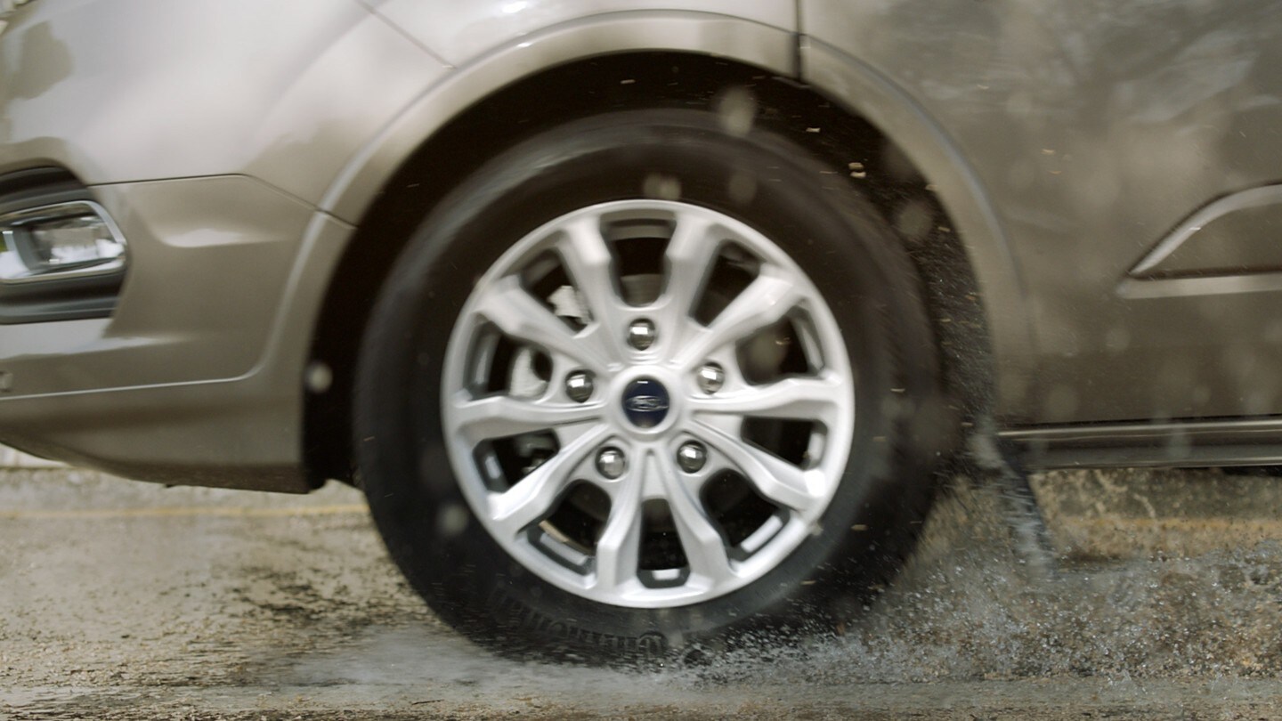 Sistema de seguridad Ford de neumáticos deshinchados