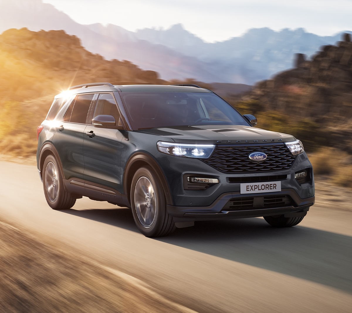 Ford Explorer en carretera