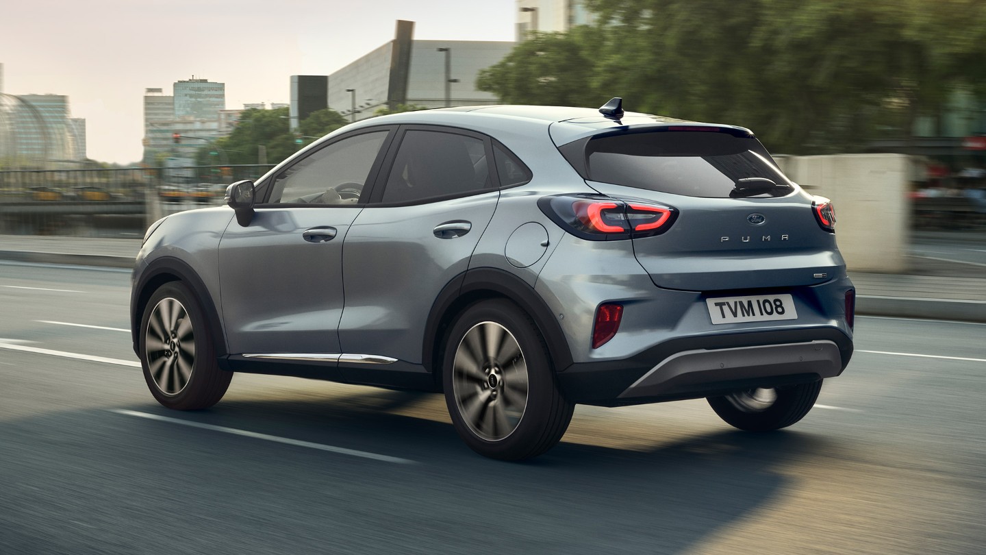 Vista frontal del Ford Puma en Azul