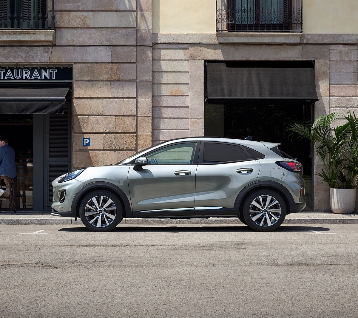 Vista frontal del Ford Puma en Azul