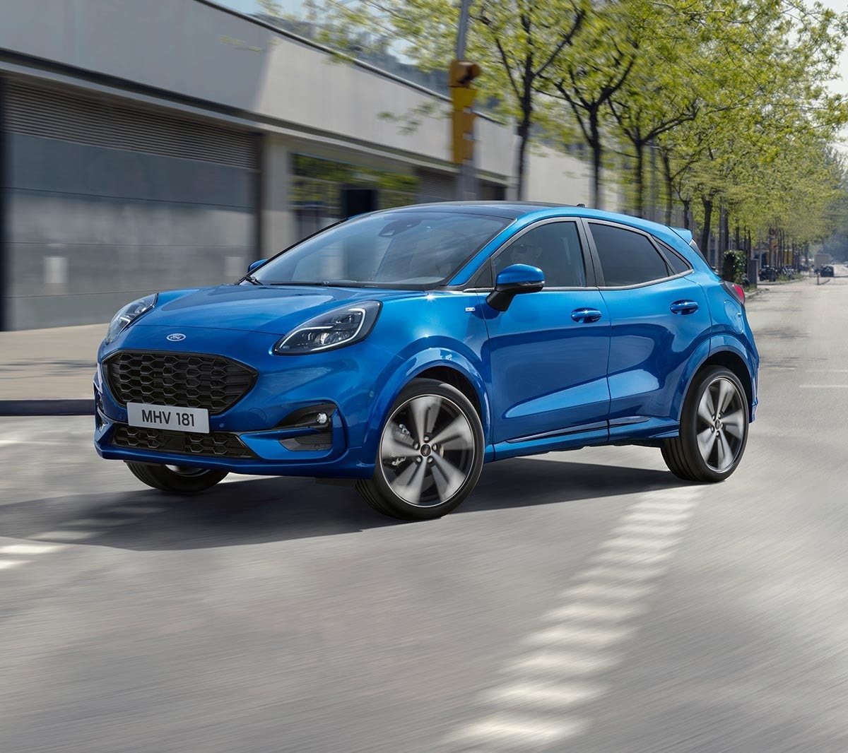 Laptop phone Across Ford Puma SUV Crossover| Ford ES