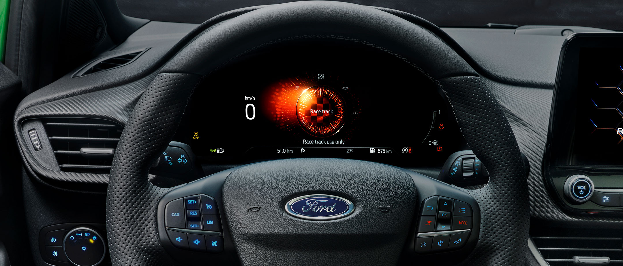 Nuevo Ford Puma ST vista detalle del volante y modos de conducción 