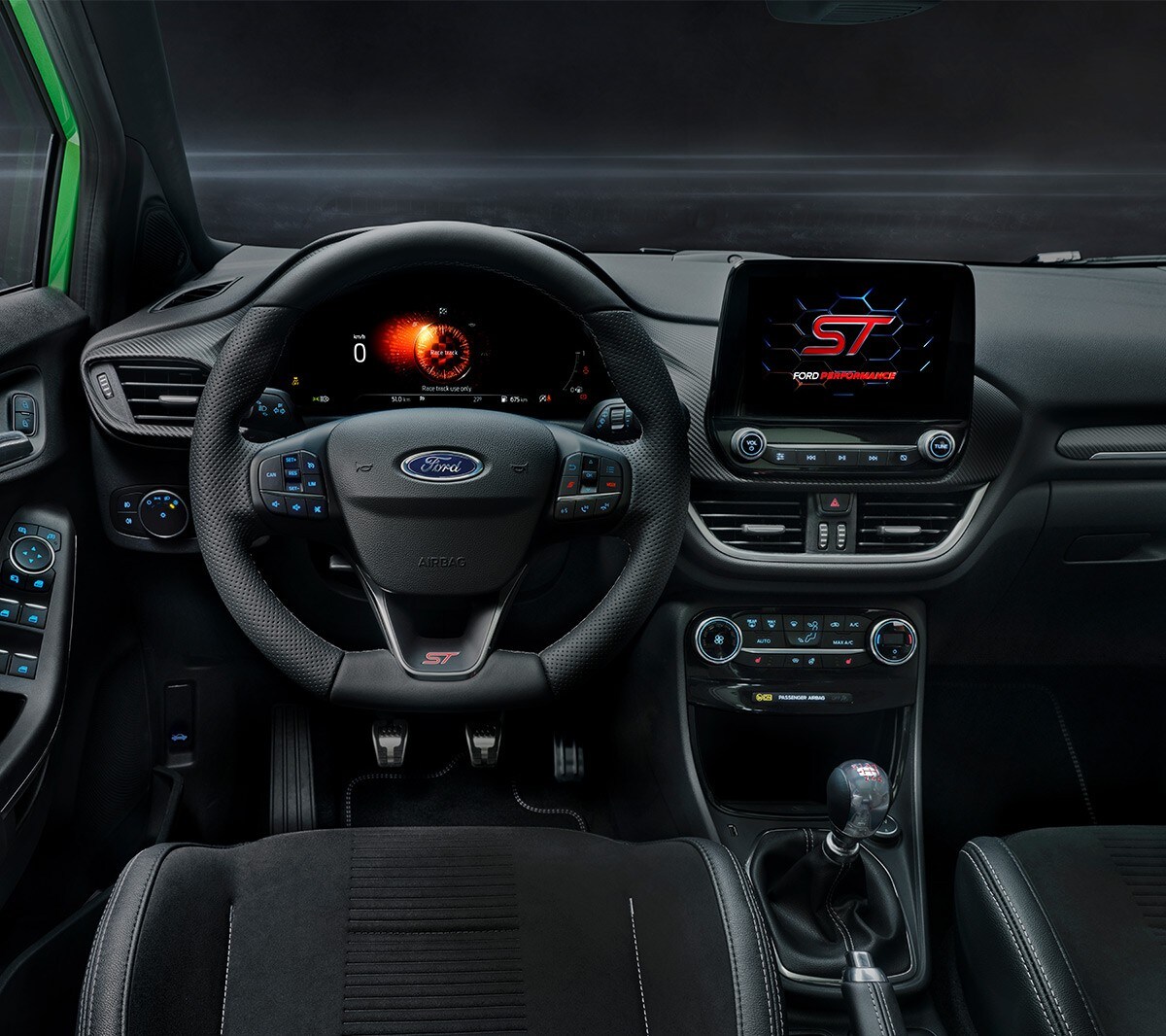 Volante y pantalla del Nuevo Ford Puma ST 