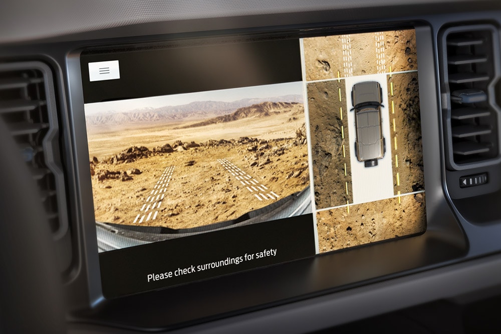 Un primer plano de la pantalla táctil conectada SYNC 4 de un Ford Bronco.