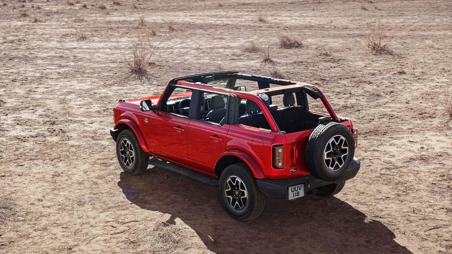 Ford Bronco con el techo desmontado