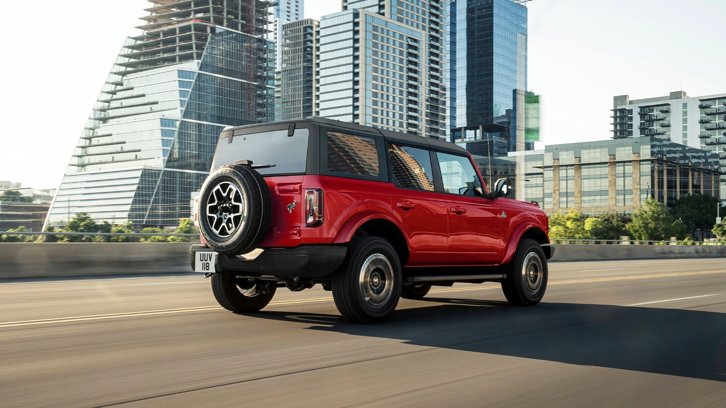 Ford Bronco por la ciudad