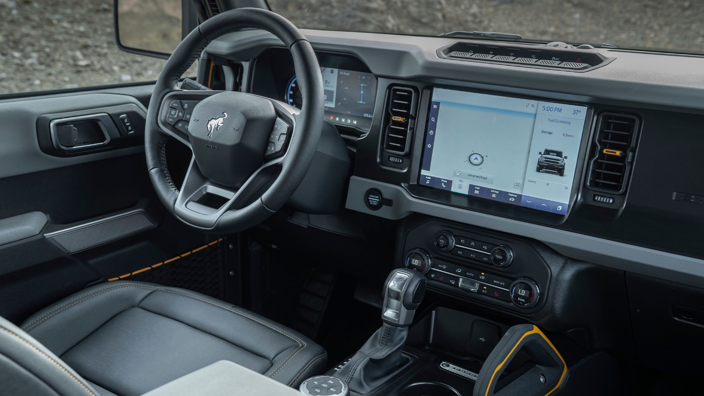Ford Bronco diseño interior con pantalla táctil de 12 pulgadas