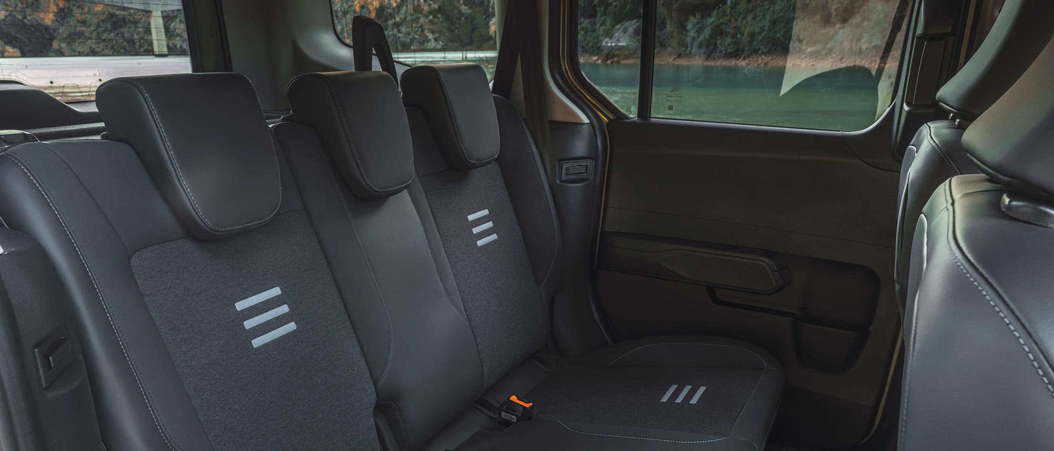 Ford Tourneo Courier Back seat view