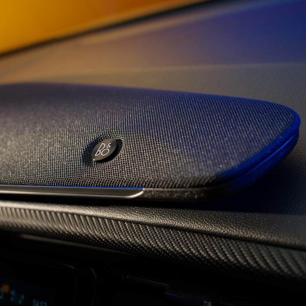 Primer plano del sistema de sonido de 10 altavoces B&O™ del nuevo Ford Capri®.