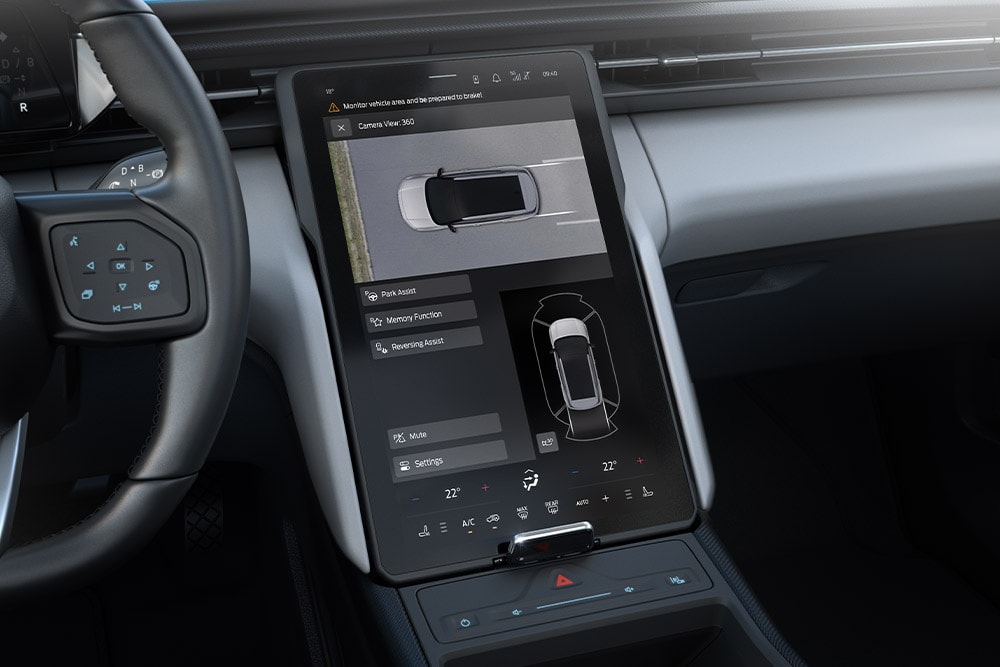 Primer plano del salpicadero de un Ford Explorer® en el que se aprecian sus prestaciones tecnológicas. 