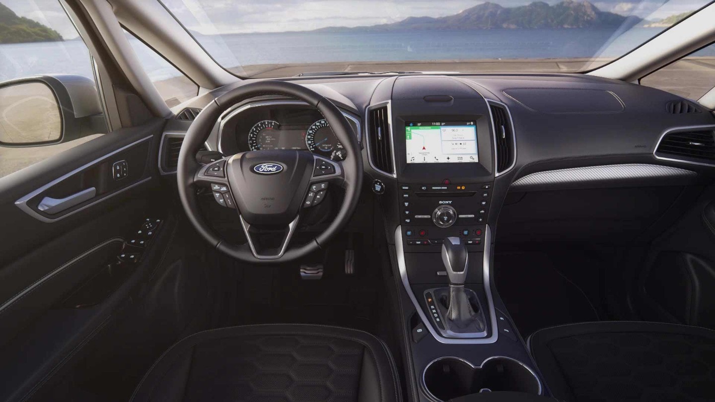 Ford S-MAX Interior 360 Showing the steering column and the dashboard