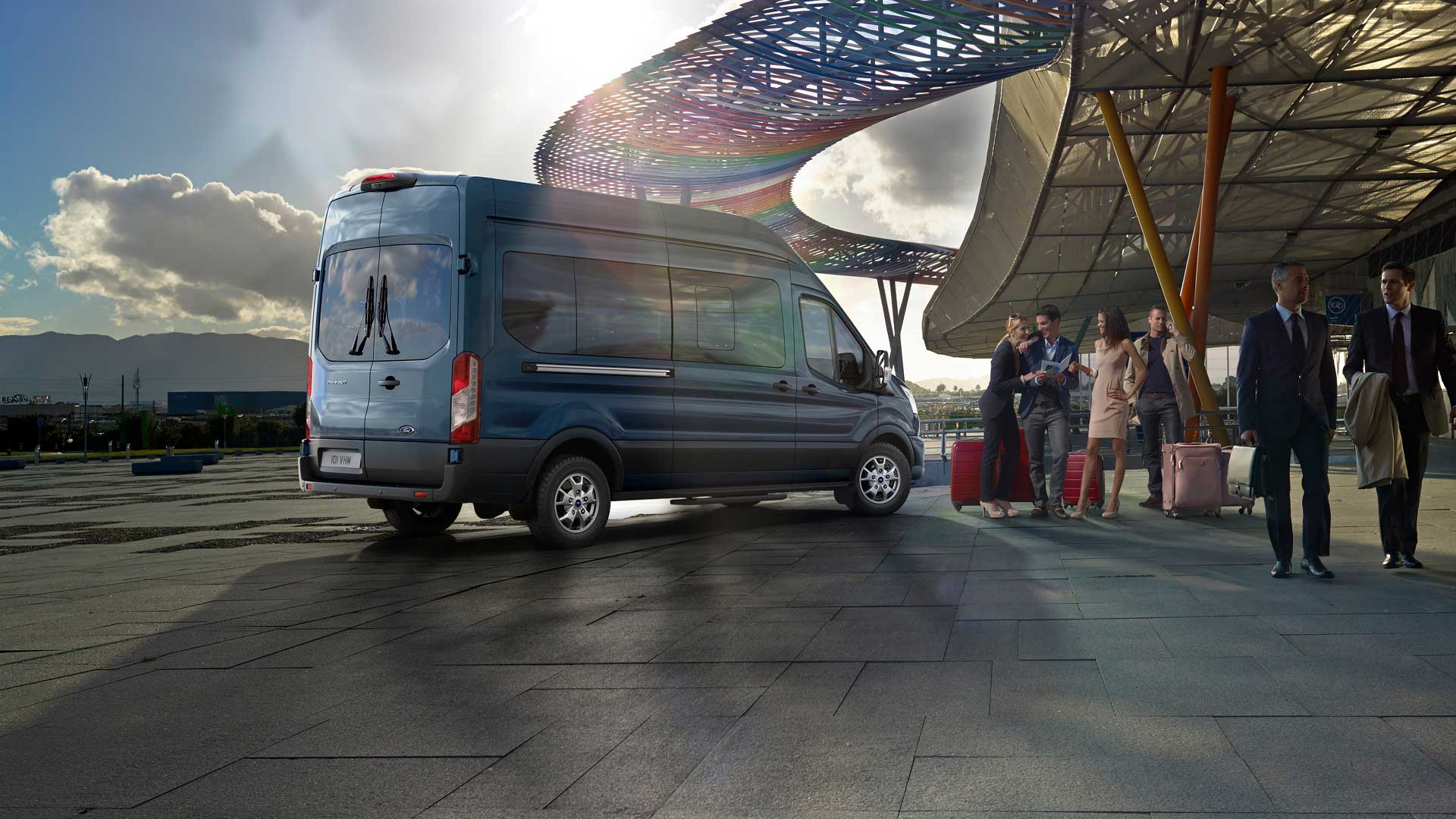 Ford Transit Minibus a tu servicio