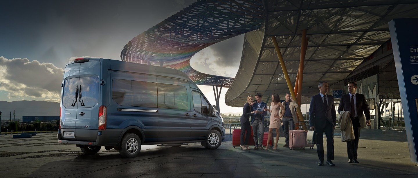 Ford Transit Minibus a tu servicio