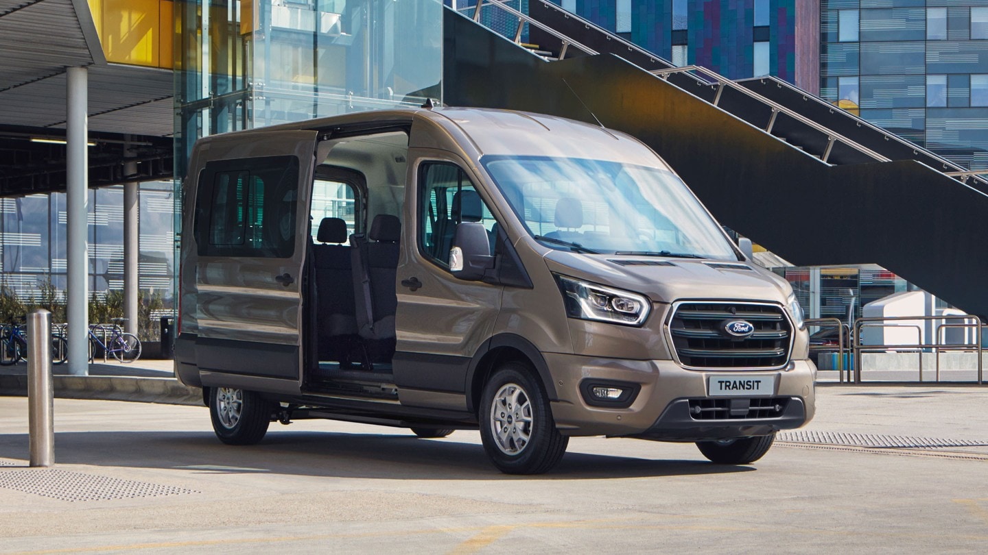 Perfil Ford Transit Minibus