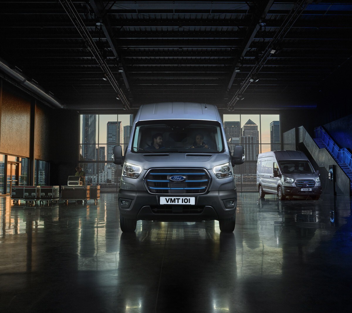 Vista frontal de la Ford E-Transit