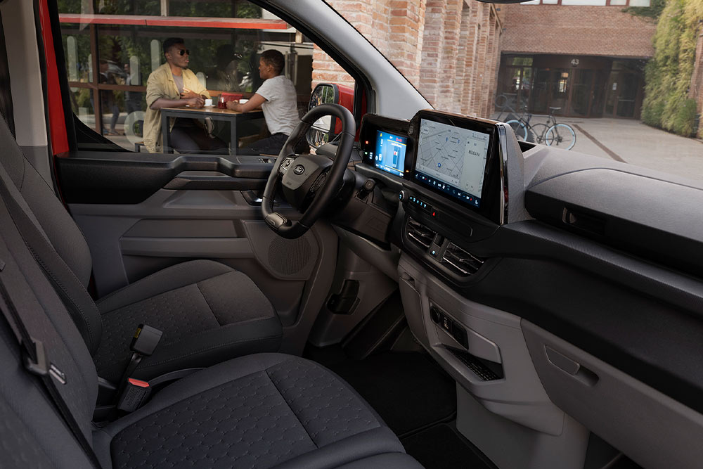 Vista del panel de instrumentos de una Ford Transit Custom.