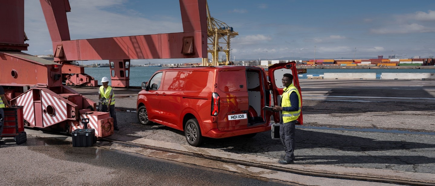 Ford Transit Custom en rojo