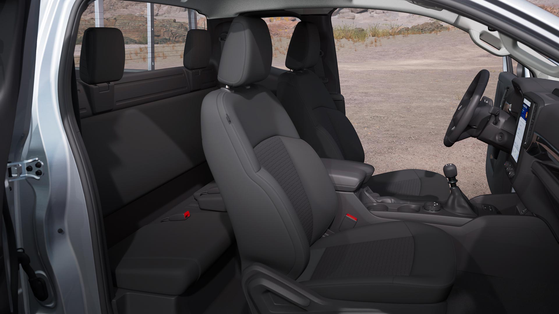 Vista de perfil a través del interior de la cabina de una Ford Ranger XLT con cabina súper.