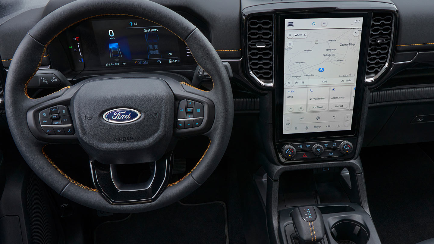 Volante del Ford Ranger, cuadro de instrumentos digital y pantalla de infoentretenimiento.