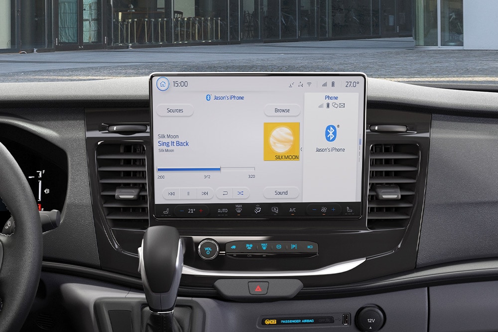 Panel de instrumentos de la Ford Transit Kombi con pantalla táctil SYNC® 3 de 8 pulgadas.