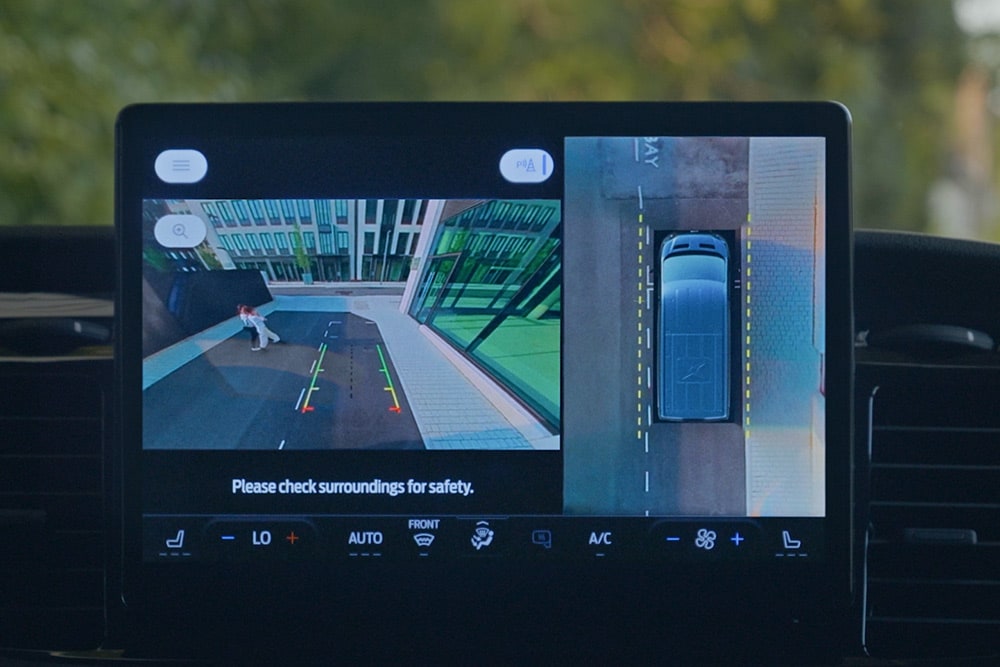 Pantalla SYNC 4 que muestra la pantalla de la cámara de 360°. 