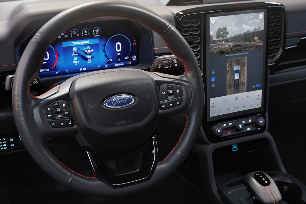 Volante de la Ford Ranger, cuadro de instrumentos digital y pantalla de infoentretenimiento.
