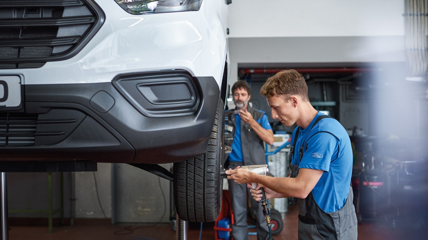 Tyre servicing