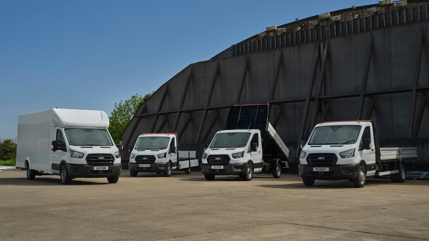 Ángulo delantero exterior de la Ford E-Transit
